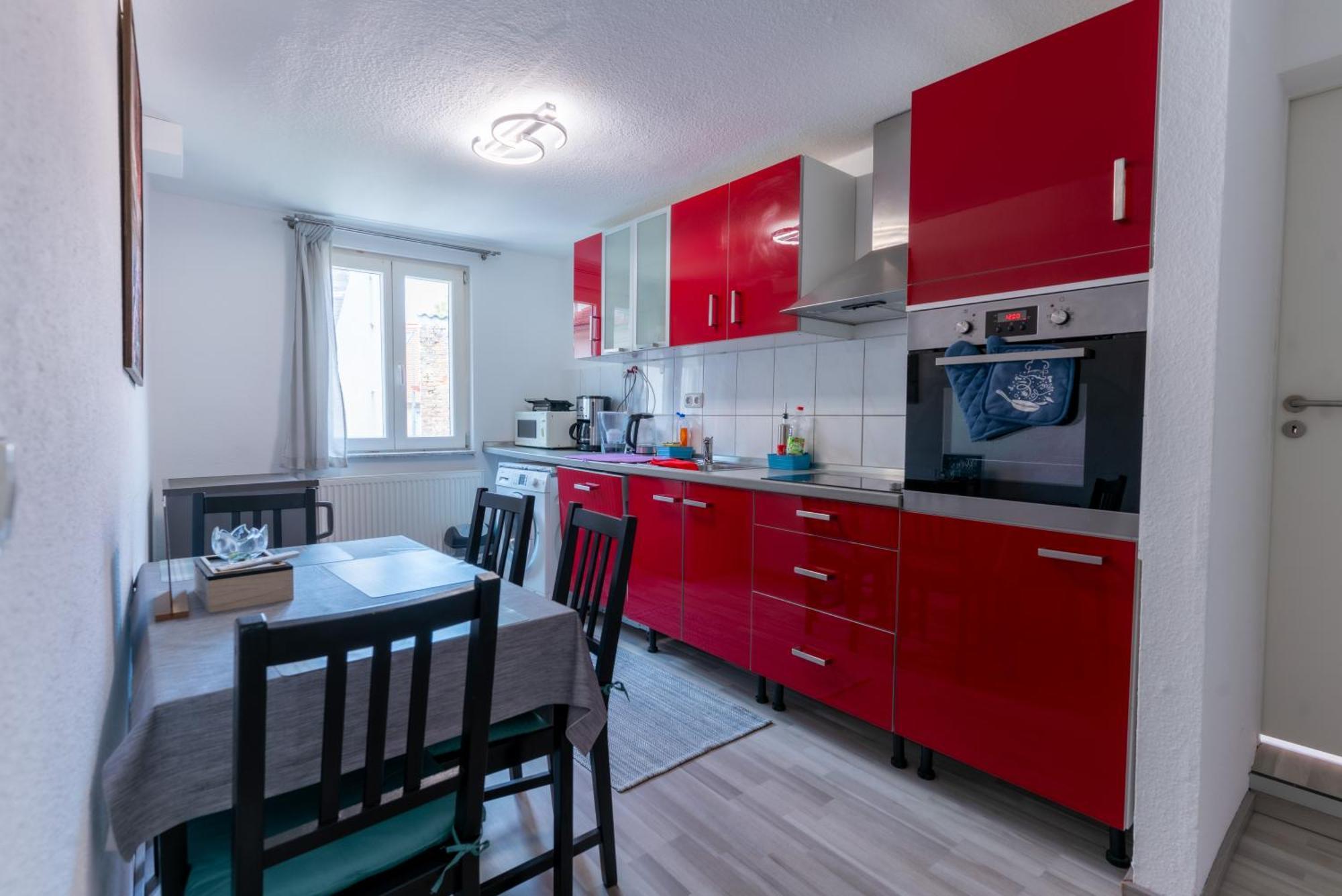 Nette Altbauwohnung In Biebrich Apartment Wiesbaden
