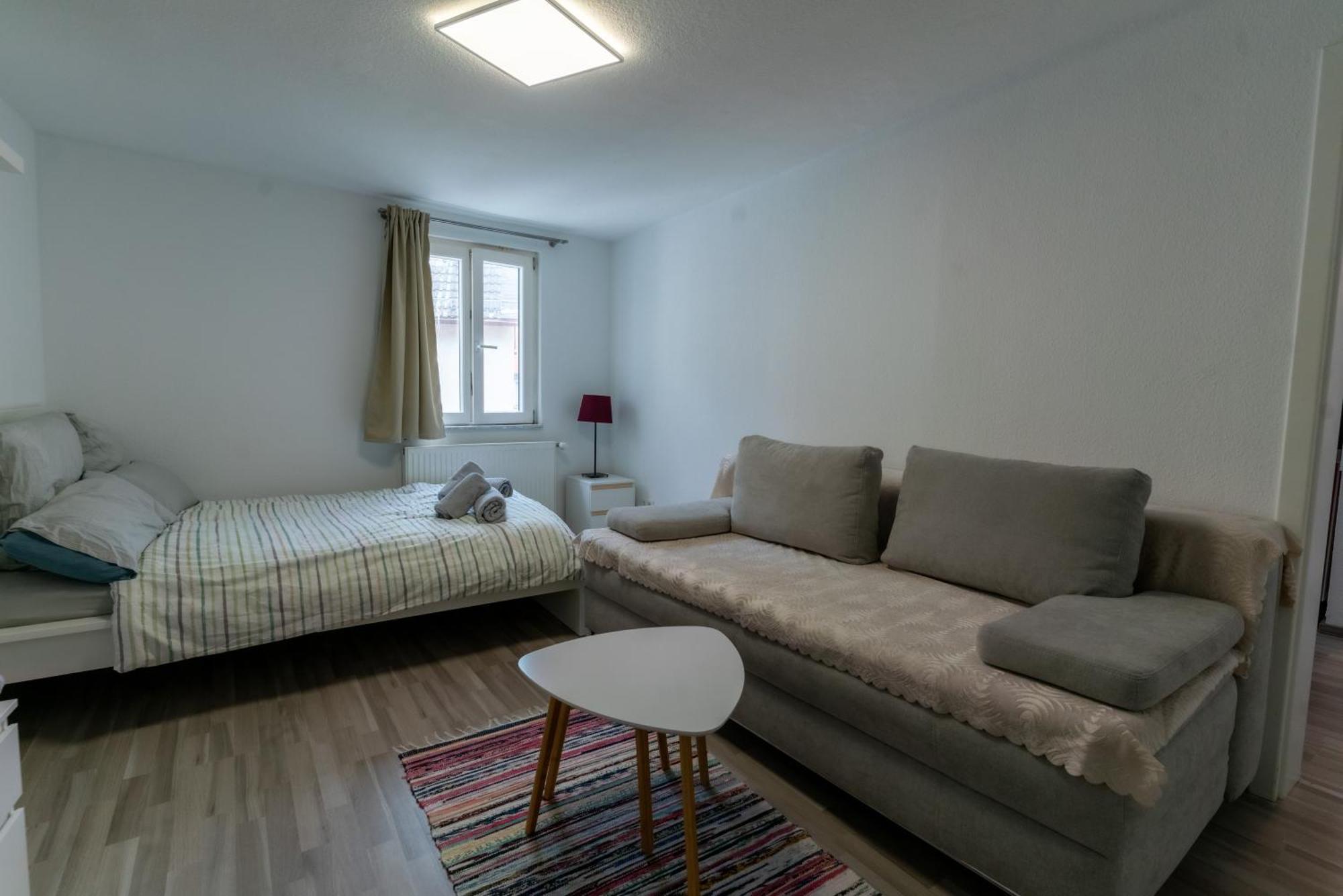 Nette Altbauwohnung In Biebrich * Wiesbaden