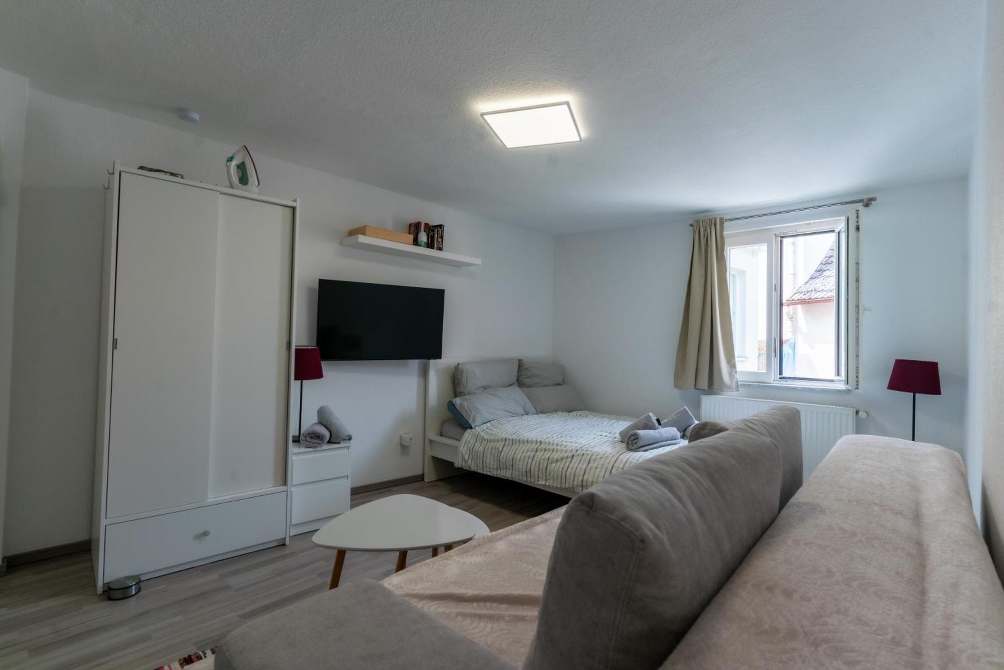 Apartment Nette Altbauwohnung In Biebrich