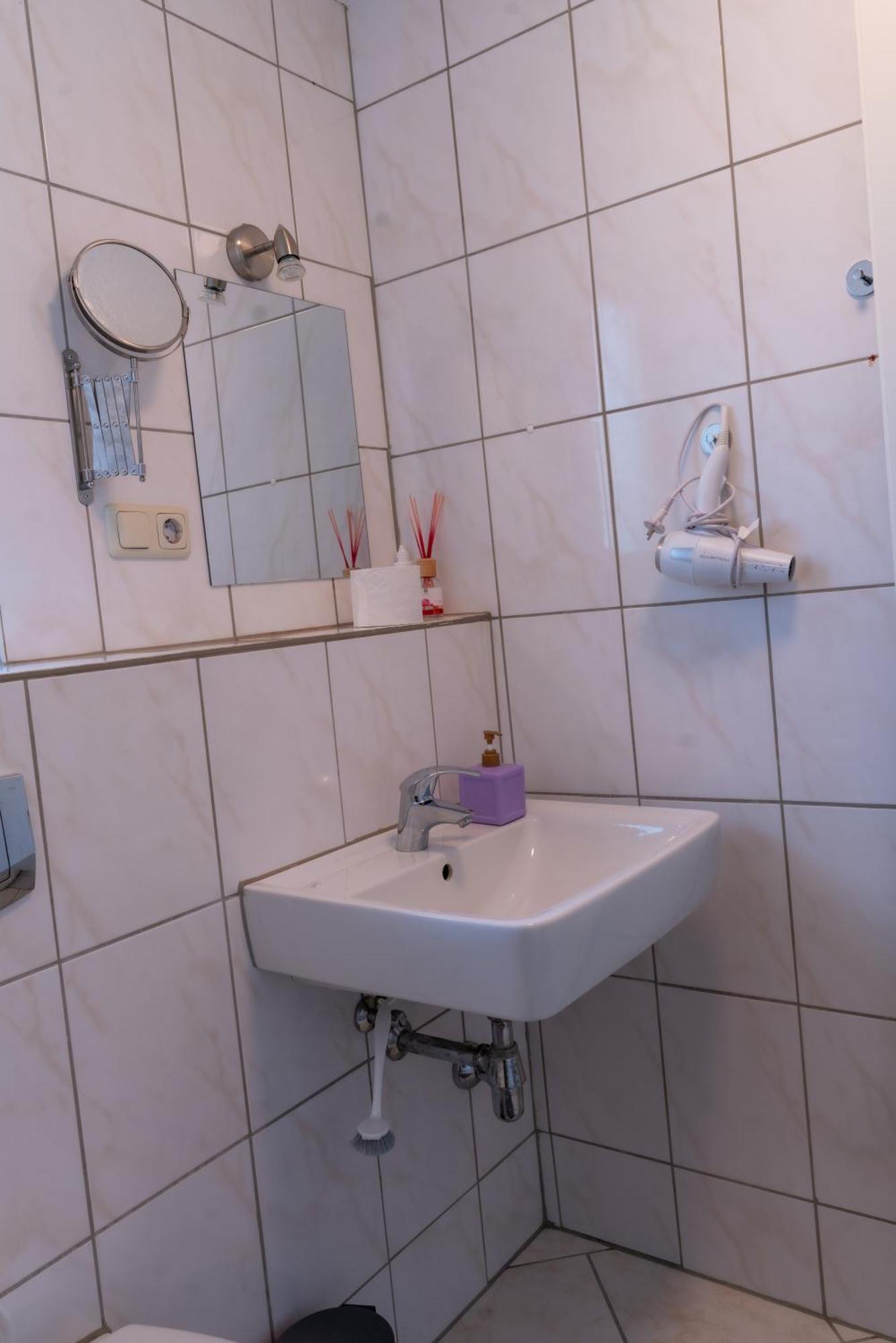 Nette Altbauwohnung In Biebrich Apartment Wiesbaden