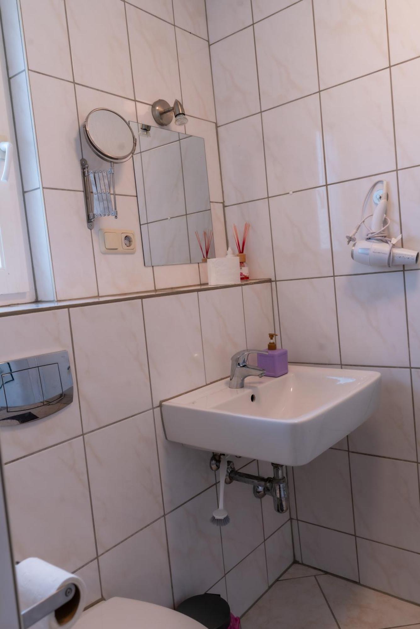 Nette Altbauwohnung In Biebrich Apartment *